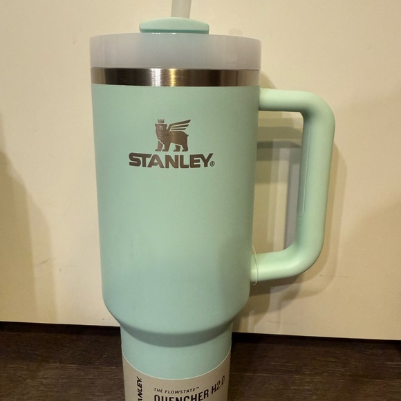 NEW Flowstate Stanley Quencher H2.0 Tumbler 40oz - Picture 1 of 4